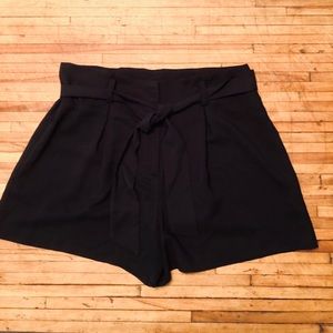 High Waisted Boutique Dressy Shorts Large NWOT